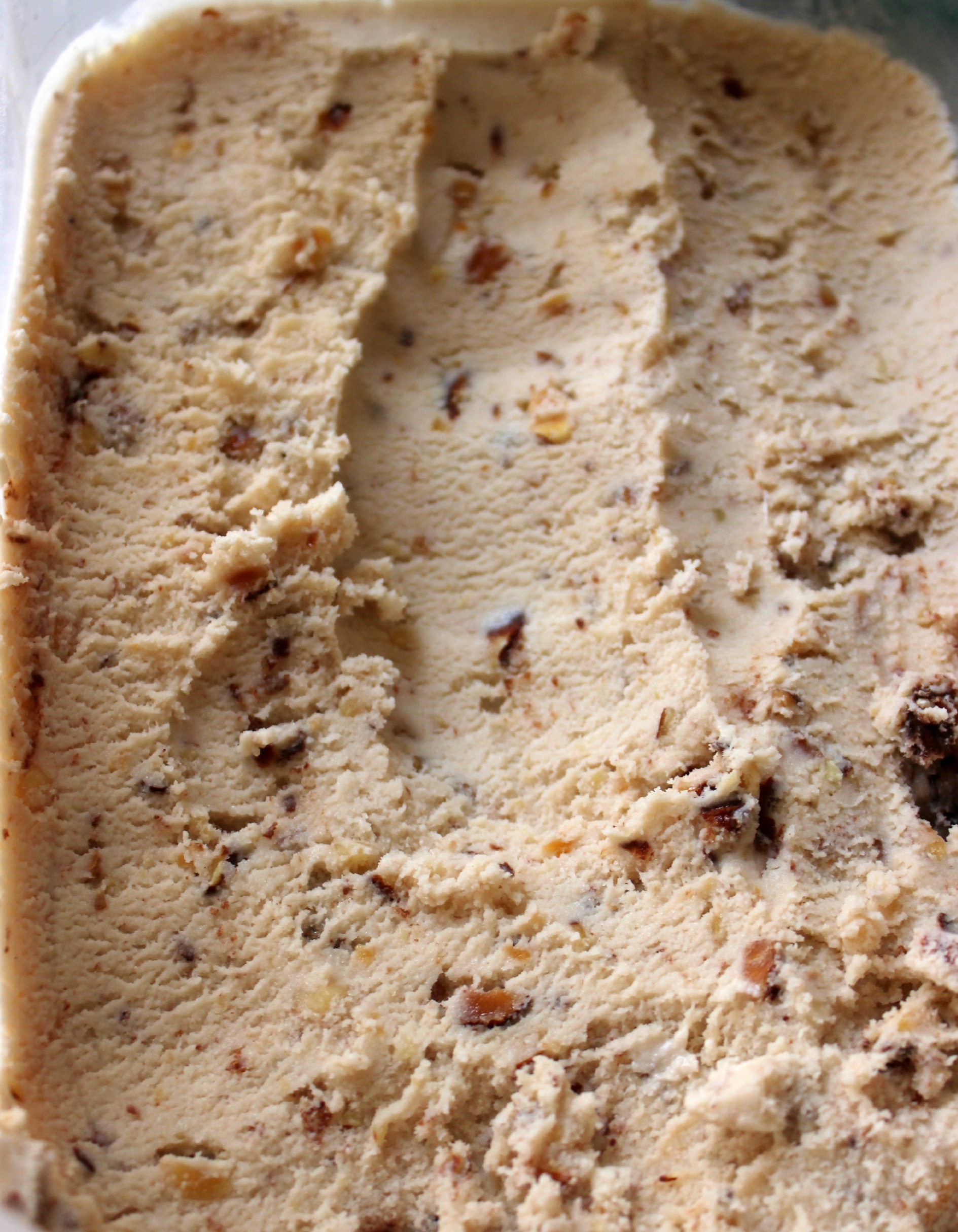 Toasted Almond Ice Cream – Long Distance Baking